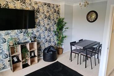 Onyx Bay   Whole Apartment   Wifi   Beach   2 Bed   Broadstairs Town