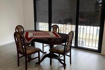 Apartamento Amplo E Moderno   Perto Do Estádio Futebol