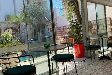 Bademi̇çi̇ Otel