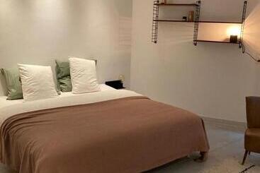 تختخواب و صبحانه Casa Violetta No Breakfast Incuded