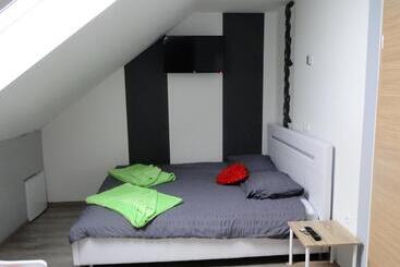 تختخواب و صبحانه Guesthouse Prenočišča širec