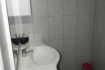 تختخواب و صبحانه Guesthouse Prenočišča širec