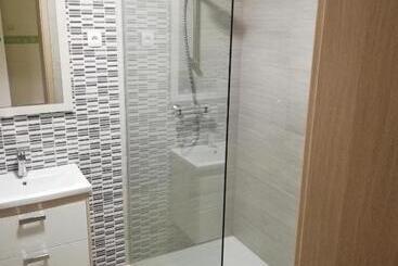 تختخواب و صبحانه Guesthouse Prenočišča širec
