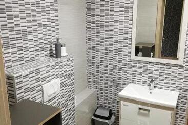 تختخواب و صبحانه Guesthouse Prenočišča širec