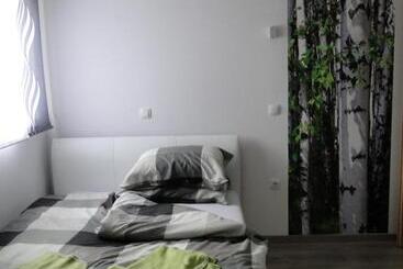 تختخواب و صبحانه Guesthouse Prenočišča širec