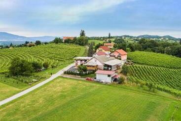 تختخواب و صبحانه Guesthouse Prenočišča širec
