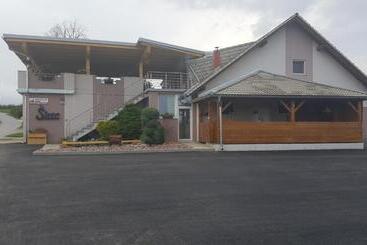 تختخواب و صبحانه Guesthouse Prenočišča širec