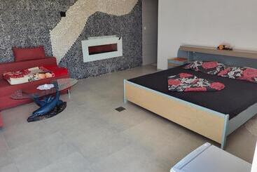 تختخواب و صبحانه Guesthouse Prenočišča širec