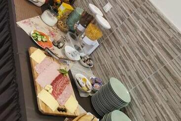 تختخواب و صبحانه Guesthouse Prenočišča širec