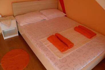 تختخواب و صبحانه Guesthouse Prenočišča širec