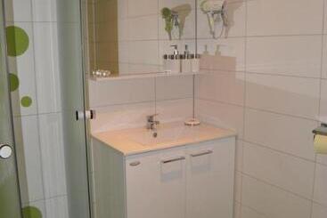 تختخواب و صبحانه Guesthouse Prenočišča širec