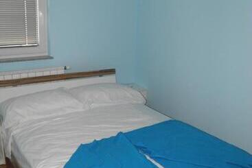 تختخواب و صبحانه Guesthouse Prenočišča širec