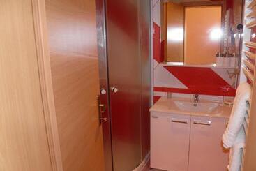 تختخواب و صبحانه Guesthouse Prenočišča širec