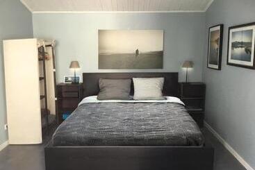 ツーリストアパートメント Bud House Magnifique Villa Proche De La Mer