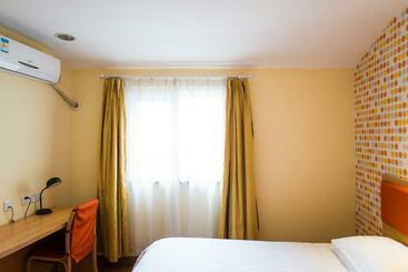 هتل Home Inn Bengbu Railway Station