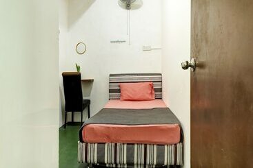 هتل Spot On 90432 Brilliant Home