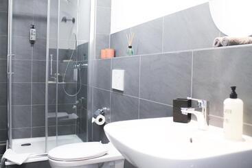 Marvel Apartment Für Freunde & Familien, Stadtnah, Parkplatz, E Ladestation, Gitterbox Für Fahrräd