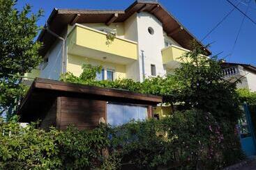 膳宿费 къща за гости василеви синеморец   Guest House Vasilevi Sinemorets