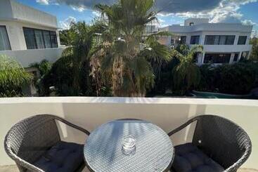 Amazing Luxury Penthouse With Sunset,sunrise View, Private Jacuzzi And Rooftop Pool