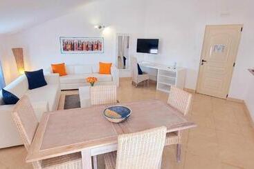 Branco Suites   Rooms & Holiday Apartments