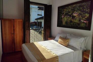 هتل Boutique La Leyenda 1860