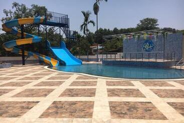 هتل Cold Spot Village Resort