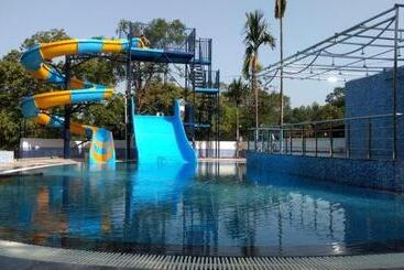 هتل Cold Spot Village Resort