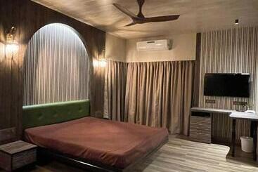 هتل Cold Spot Village Resort