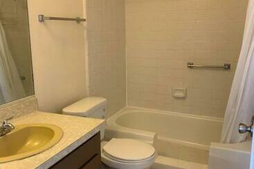Deluxe Hotel Style Unit