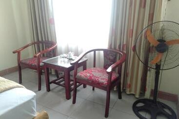 هتل Khách Sạn Sơn