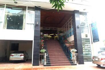 هتل Khách Sạn Sơn