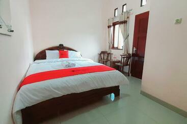 فندق Reddoorz Syariah Near Komplek Candi Arjuna Dieng 2