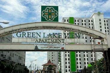 هتل Redliving Apartemen Green Lake View Ciputat   Juragan Rooms Tower B With Fast Wifi