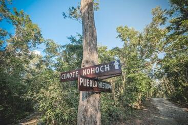 هتل Wakax Hacienda  Cenote & Boutique