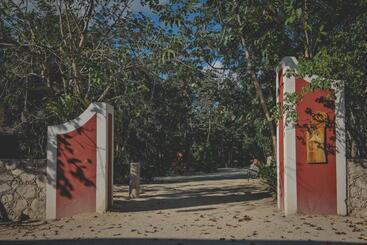 هتل Wakax Hacienda  Cenote & Boutique