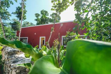 هتل Wakax Hacienda  Cenote & Boutique