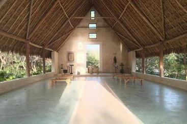 هتل Wakax Hacienda  Cenote & Boutique