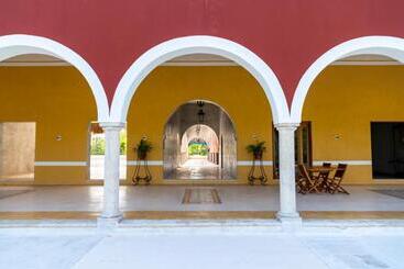 هتل Wakax Hacienda  Cenote & Boutique