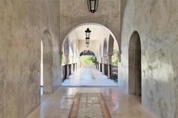 هتل Wakax Hacienda  Cenote & Boutique