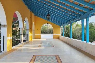هتل Wakax Hacienda  Cenote & Boutique
