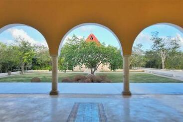هتل Wakax Hacienda  Cenote & Boutique