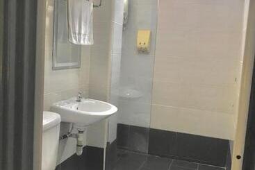 Kozi Hotel   Bukit Indah