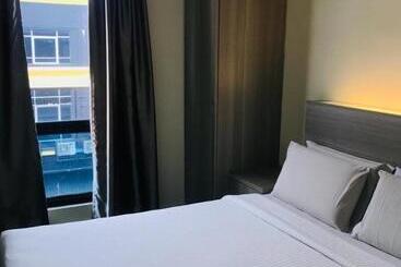 Kozi Hotel   Bukit Indah