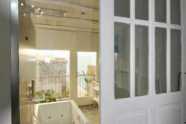 پانسیون Su Zampillu Boutique Rooms Teulada