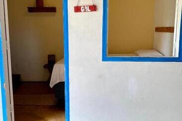 Tropicália Hostel E Pousada