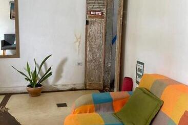 Tropicália Hostel E Pousada