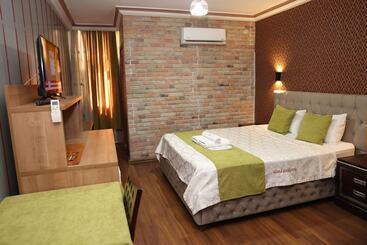 هتل Adana Saray