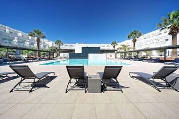 هتل Aequora Lanzarote Suites