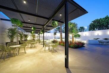 هتل Aequora Lanzarote Suites