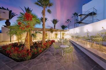 هتل Aequora Lanzarote Suites